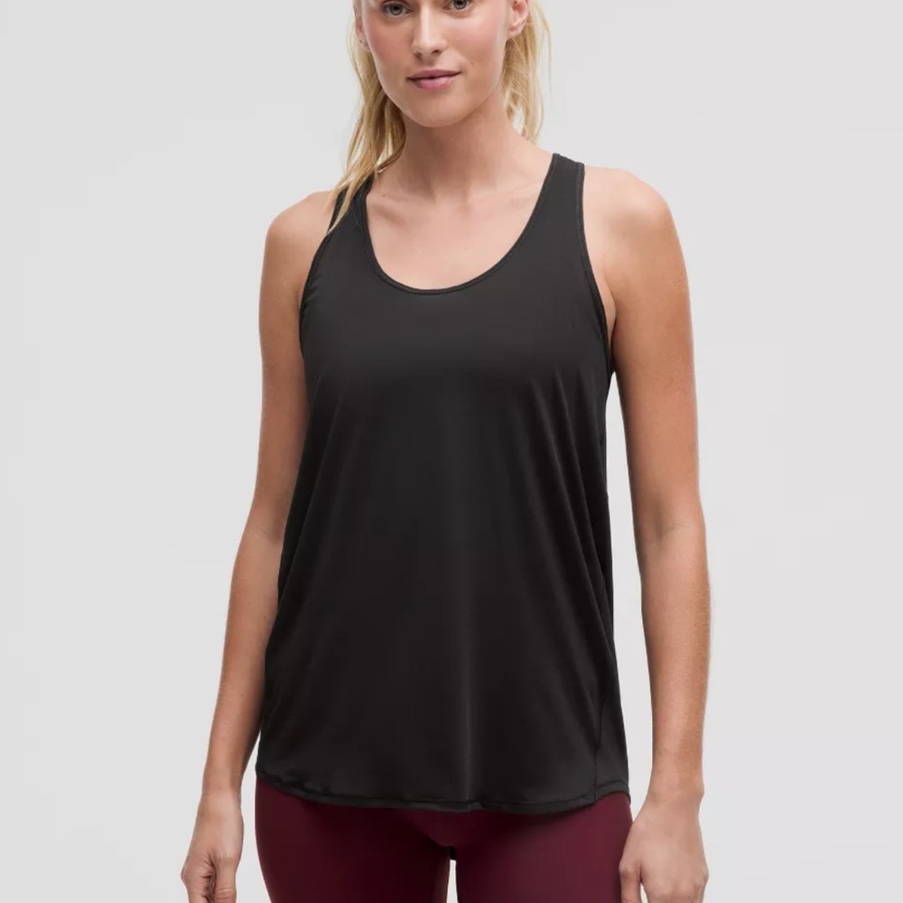 Lululemon Essential Tank Pleated
Jersey